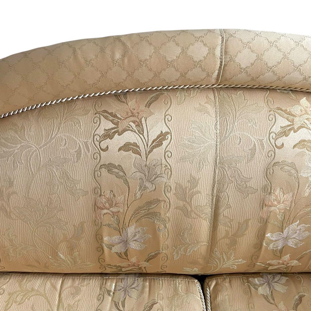 【豪華絢爛】【高級】2人掛けソファ　ファブリック ヨーロッパ　欧風　ラウンジ