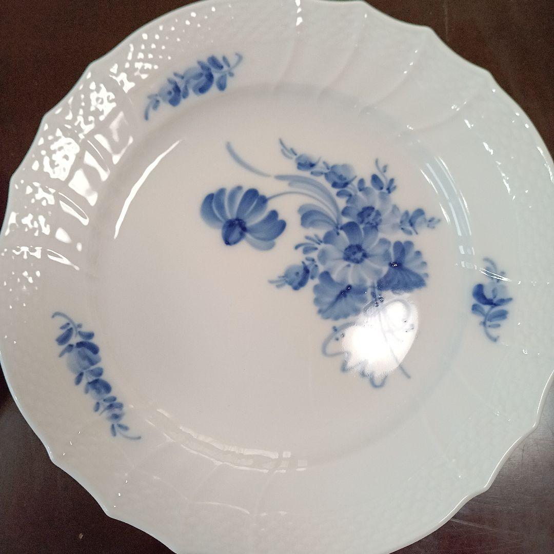 1970購入なのでレアで結構美品。ロイヤルコペンハーゲン 青い花柄皿 4枚セット