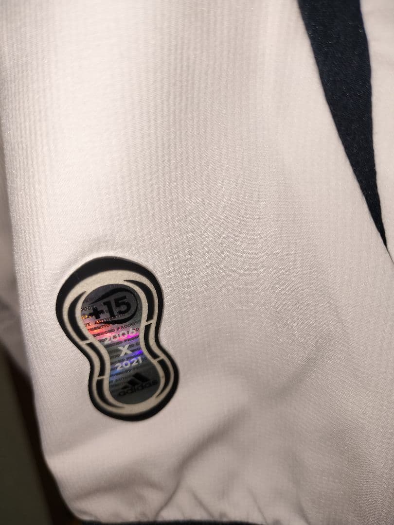 レアル・マドリード Teamgeist ウーブンジャケット ホワイト Lサイズ