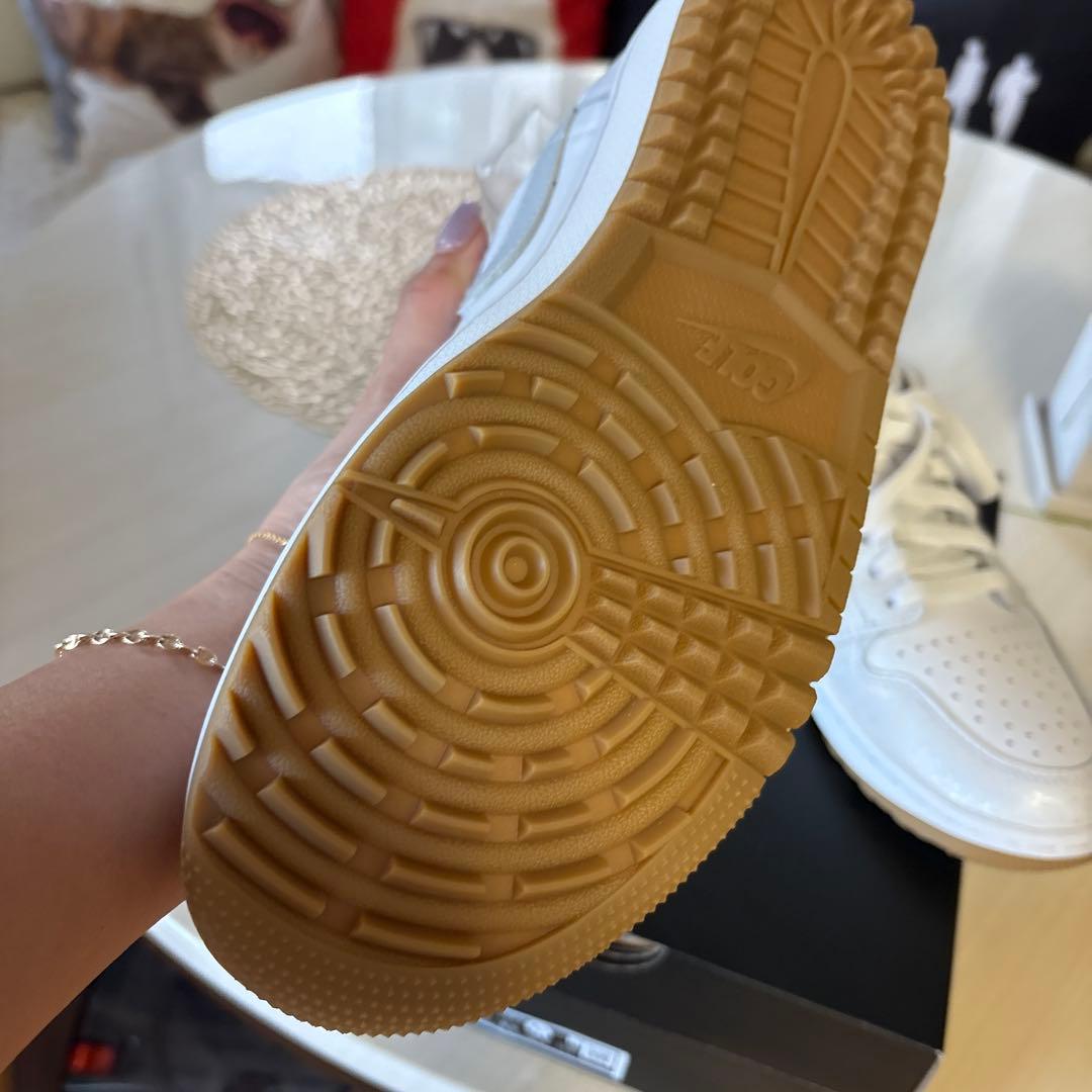 NIKE エアジョーダン1low G