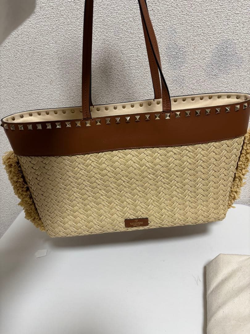 最終売切り価格　美品　ヴァレンティノガラヴァーニ　ロックスタッズ　かごバッグ