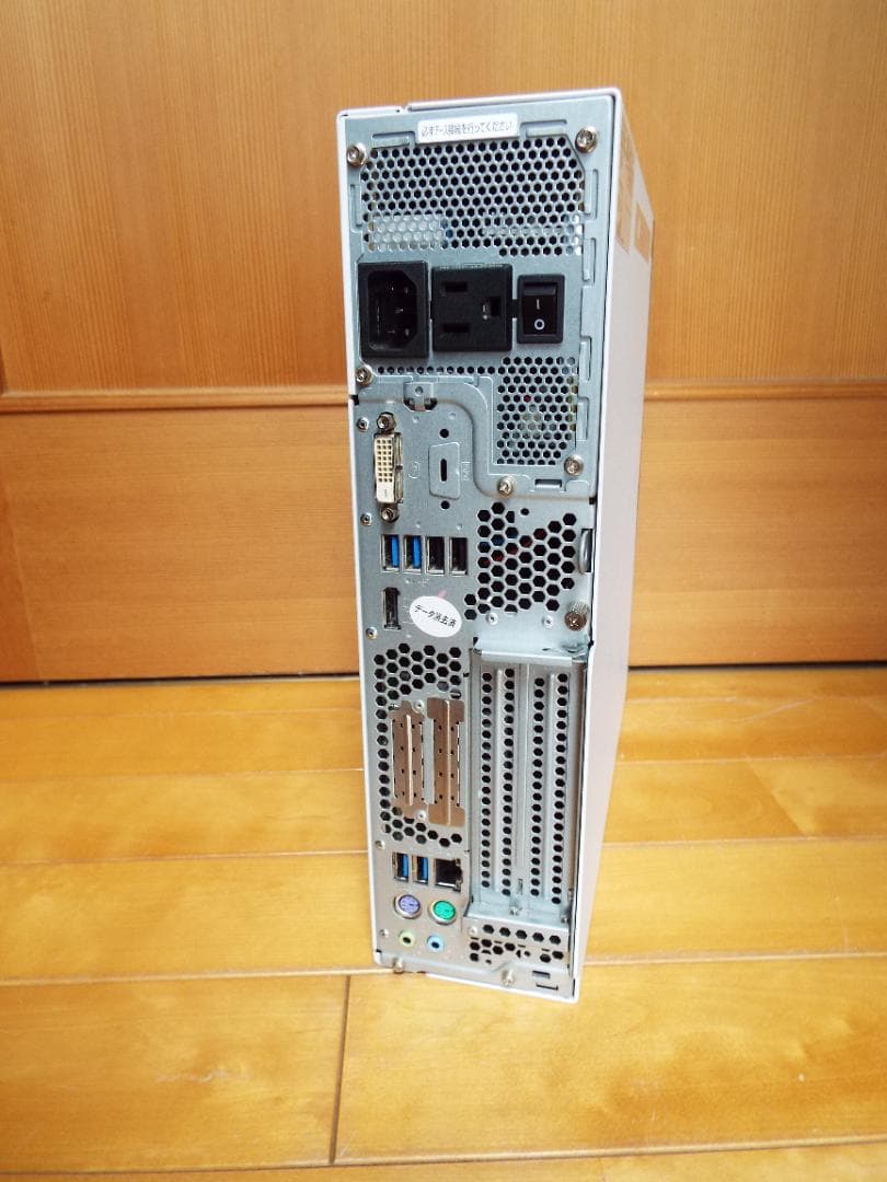 Windowsデスクトップ ESPRIMO D588/V i3-8100 SSD256GB+HDD500GB