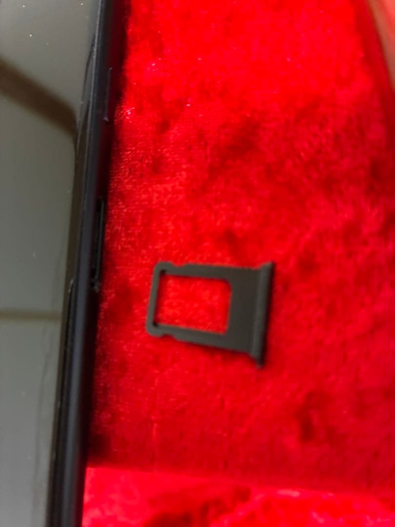 iPhoneSE2本体 64GB SIMフリー型　SIMロック解除済み