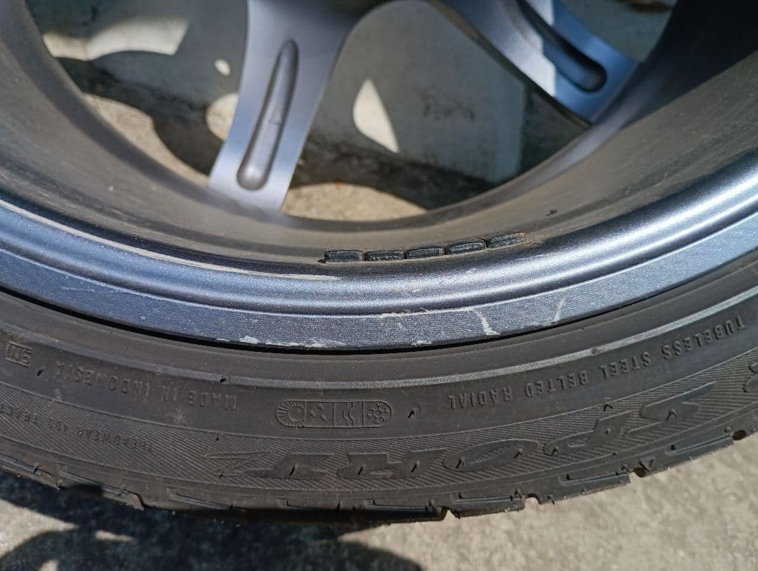 アドバンＴＣ4　2022年　18インチタイヤ付2本　114,3　5Ｈガンメタ①