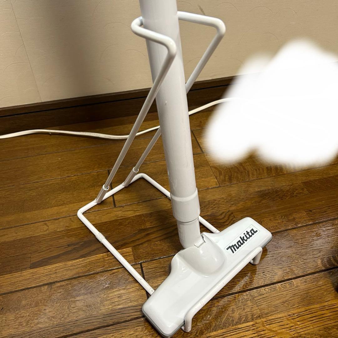Makita 充電式クリーナー CL106FD 本体　コードレス掃除機