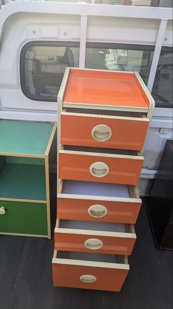 昭和レトロ オレンジ色 引き出し収納 チェスト 箪笥5段と緑レトロポップ 当時物