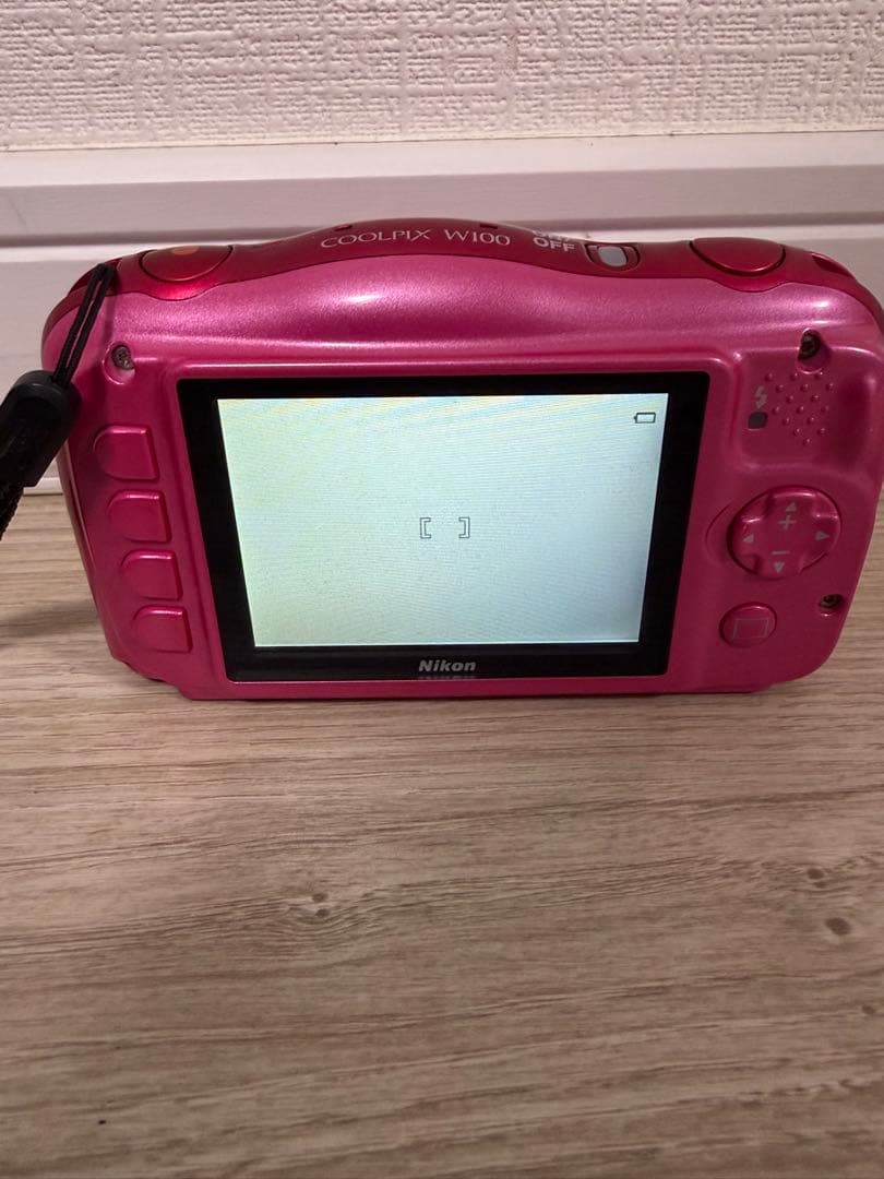 NIKON デジカメ　ピンク　防水　COOLPIX W100