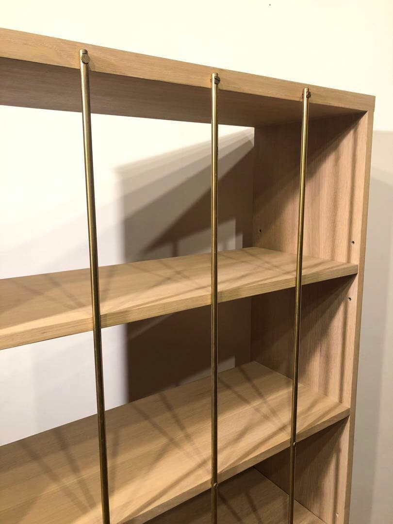 工房製作 オーク無垢 楢無垢材 本棚 飾り棚 真鍮 ホワイトオイル仕上 店舗什器