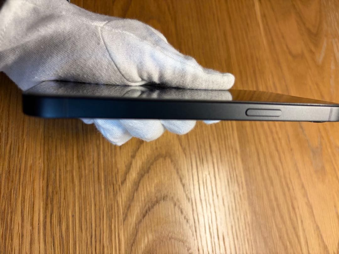 iPhone16e 128GB ブラック本体　新品同様