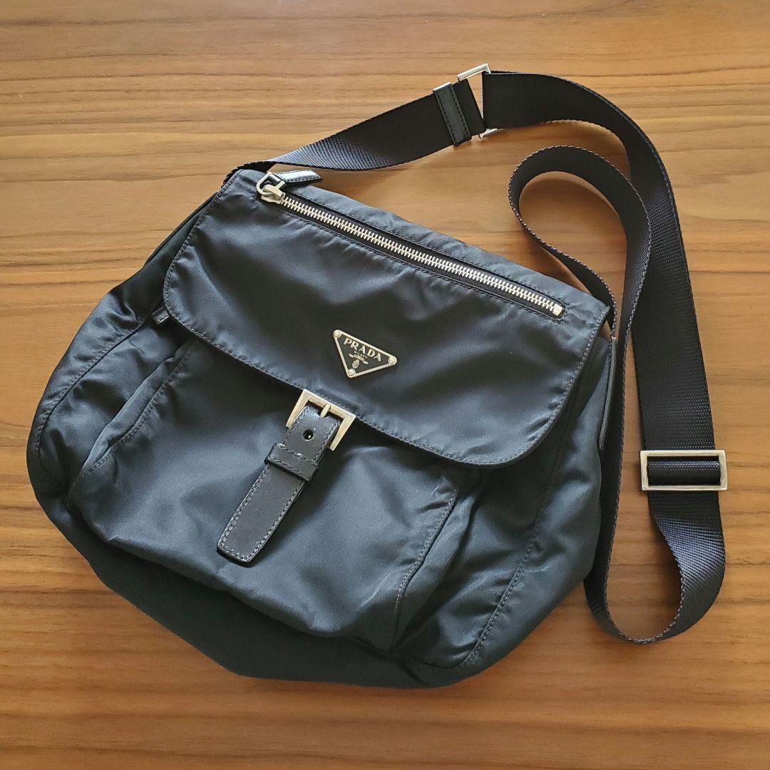 PRADA　プラダ　ショルダーバッグ　テスートナイロン　三角ロゴ