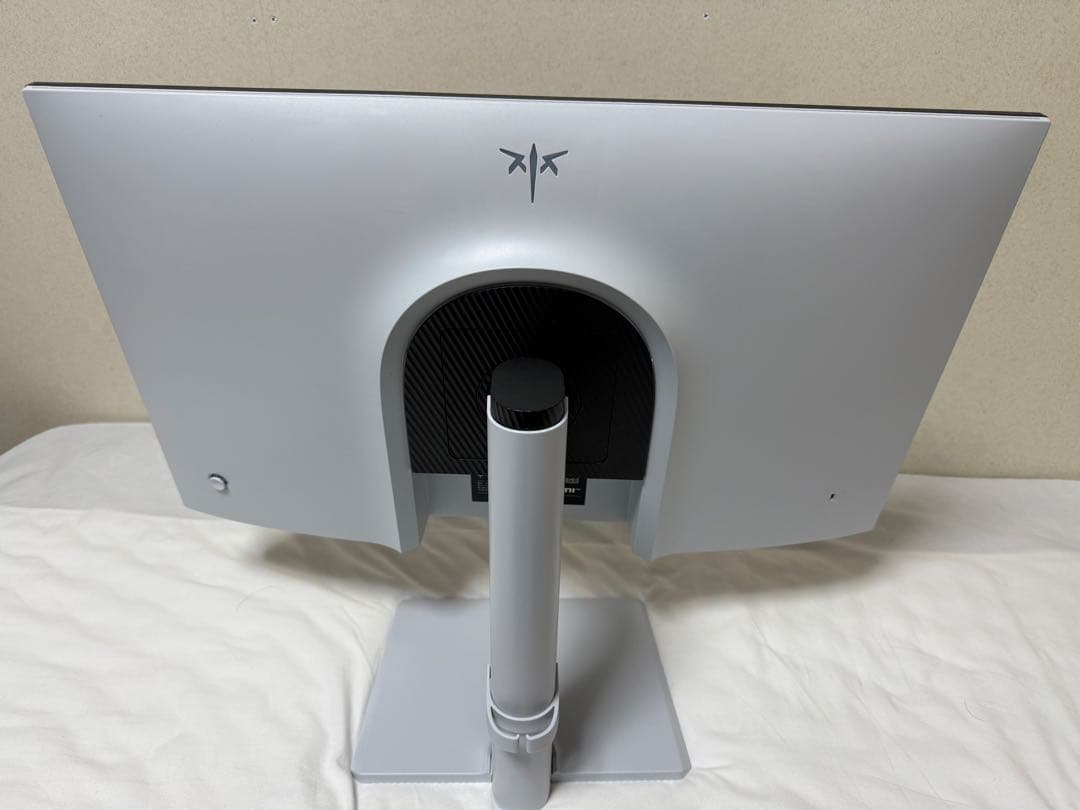 ギル　ゲーミングモニター