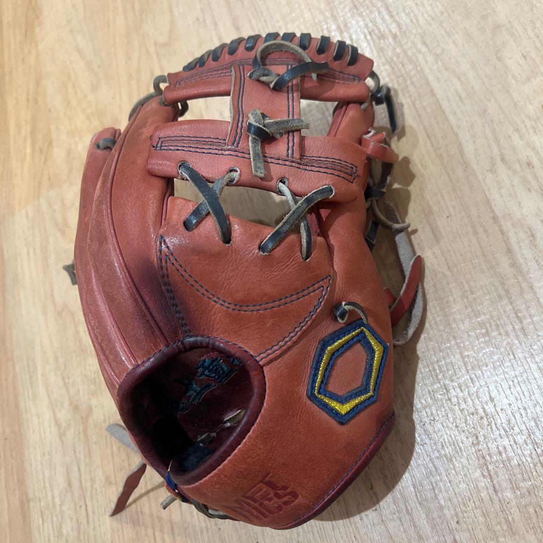 硬式野球グローブ 赤色 レザー