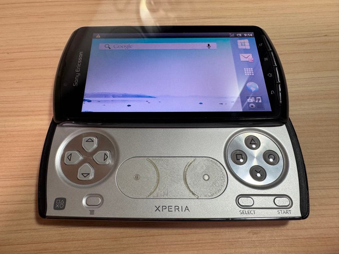 Xperia PLAY SO-01D 本体