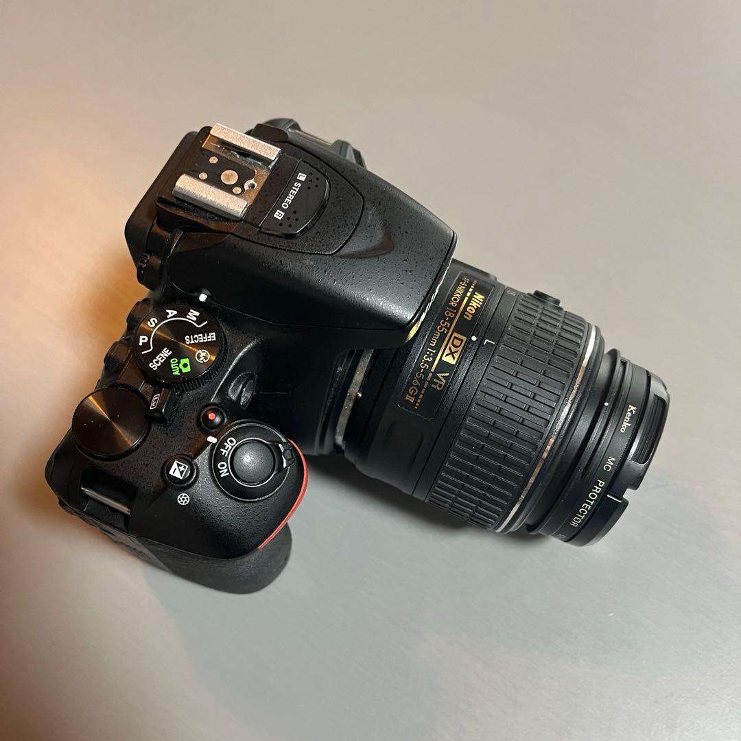 Nikon D5500 ダブルズームキット (望遠ほぼ未使用）