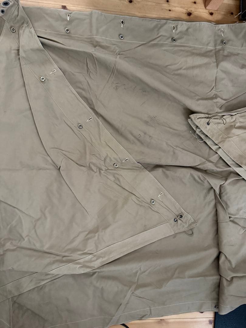 フランス軍幕　パップテント　木製ポール、ペグ付き　ボタン ハトメ欠損無し