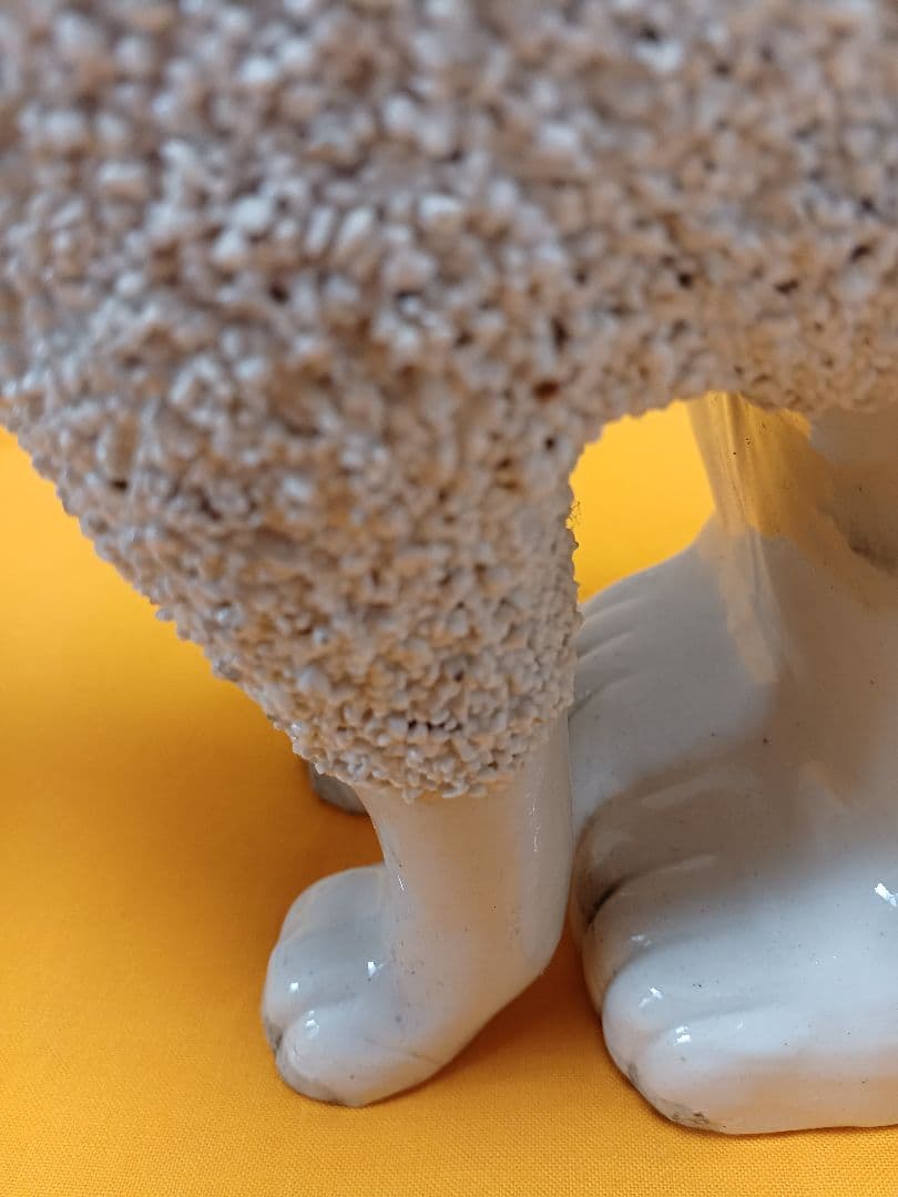 英国　スタッフォードシヤードッグ　2体　プードル大　24センチ