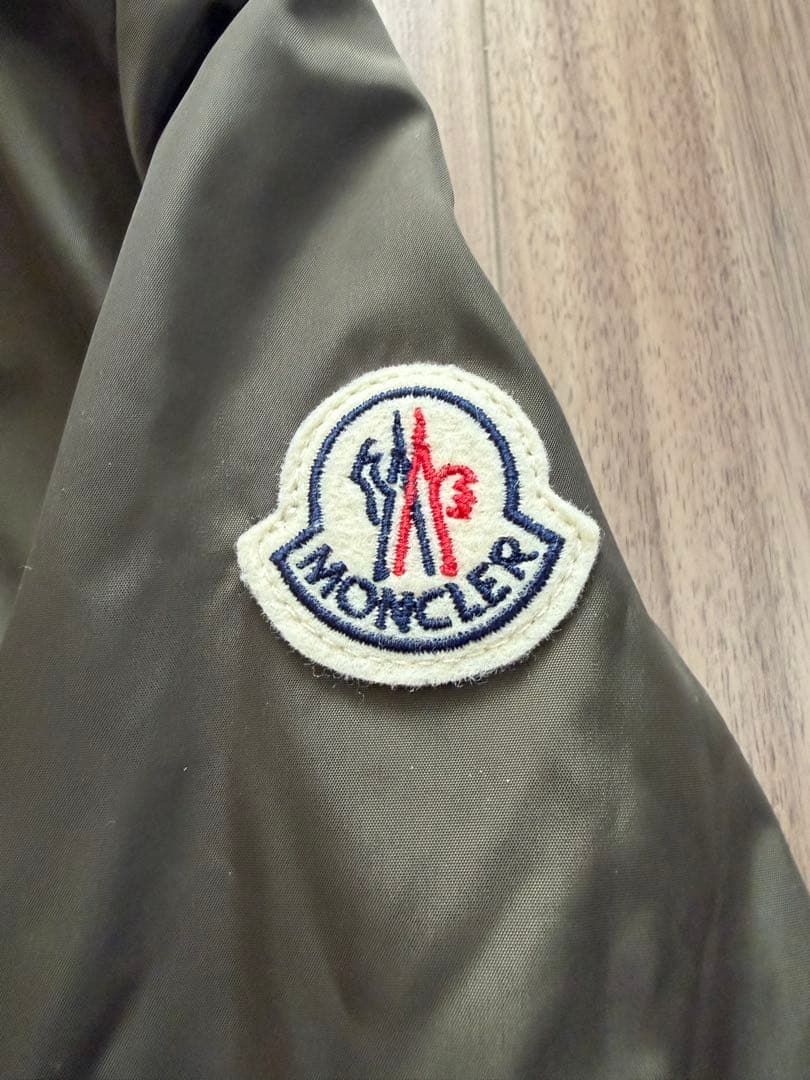 即購入大歓迎P専用 モンクレール　ナイロンジャケット　カーキ　サイズ4