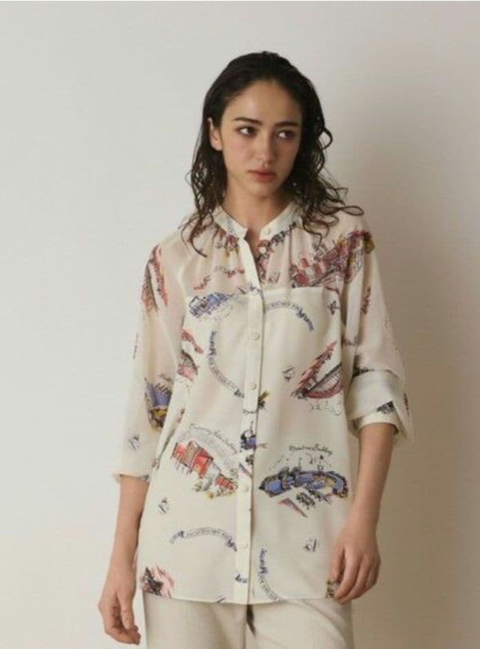 グレースコンチネンタル　ダイアグラム　スーヴェニールプリントブラウス