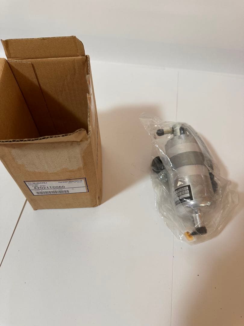 未使用 燃料ポンプ 42021TC060