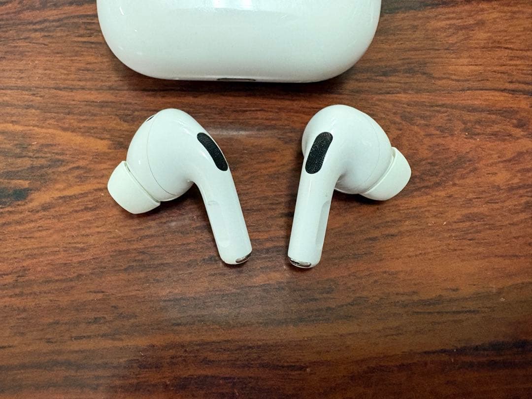 AirPods Pro2 本体 充電ケース付き Lightningタイプ
