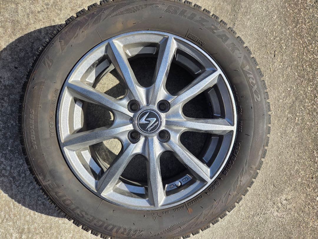 185/60R15 VRX2 スタッドレスタイヤホイールセット ヤリス 送料込み