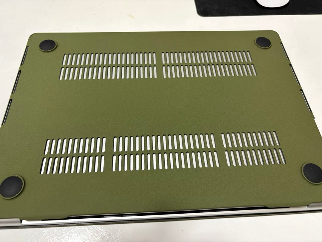 【極美品】MacBook Pro M2チップ 2024 1T SSD