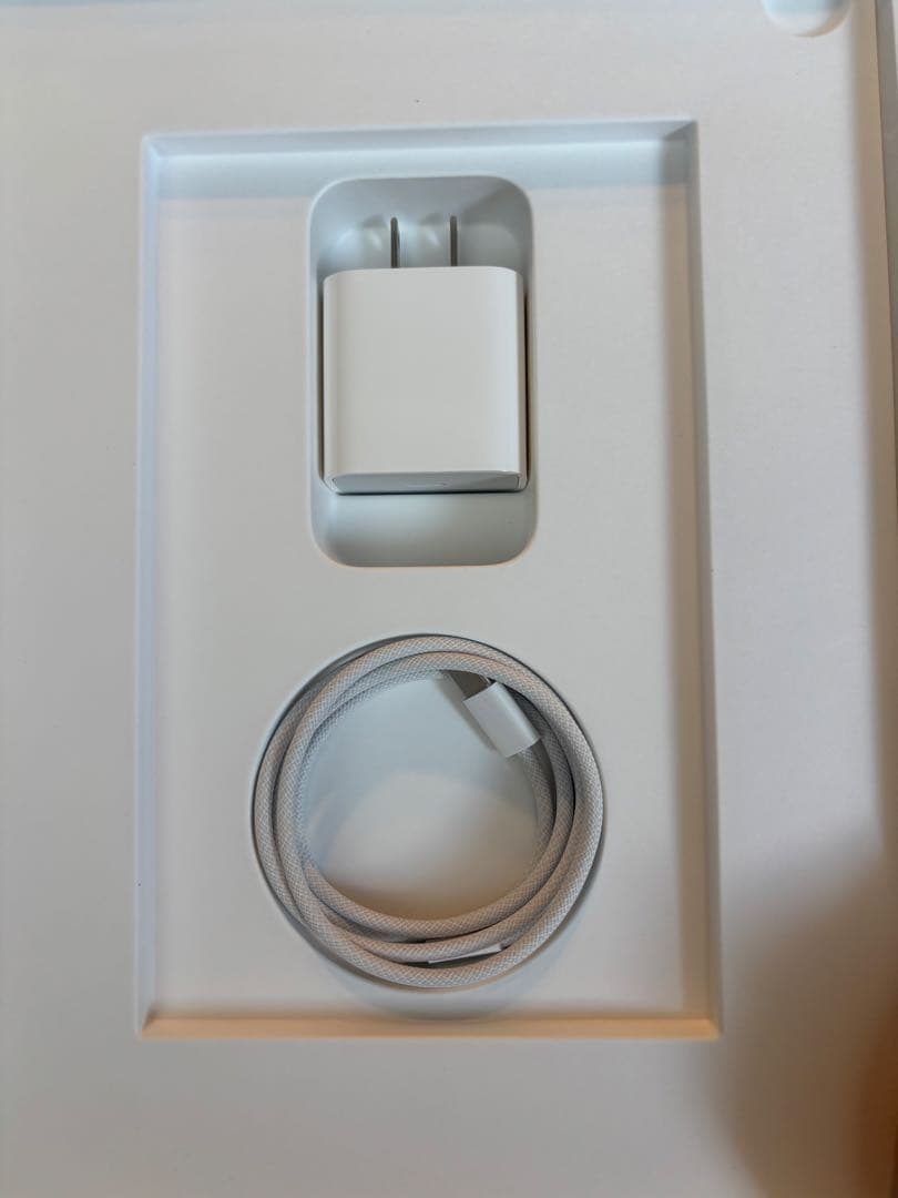 【新品同様】iPad Air 256GB + Apple Pencil Pro