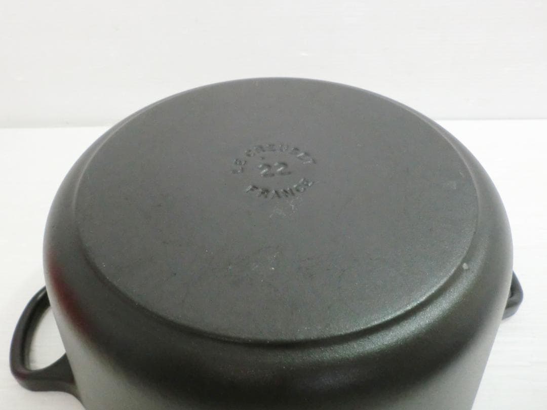 LE CREUSET シグニチャー ココット・ロンド 22cm マットブラック