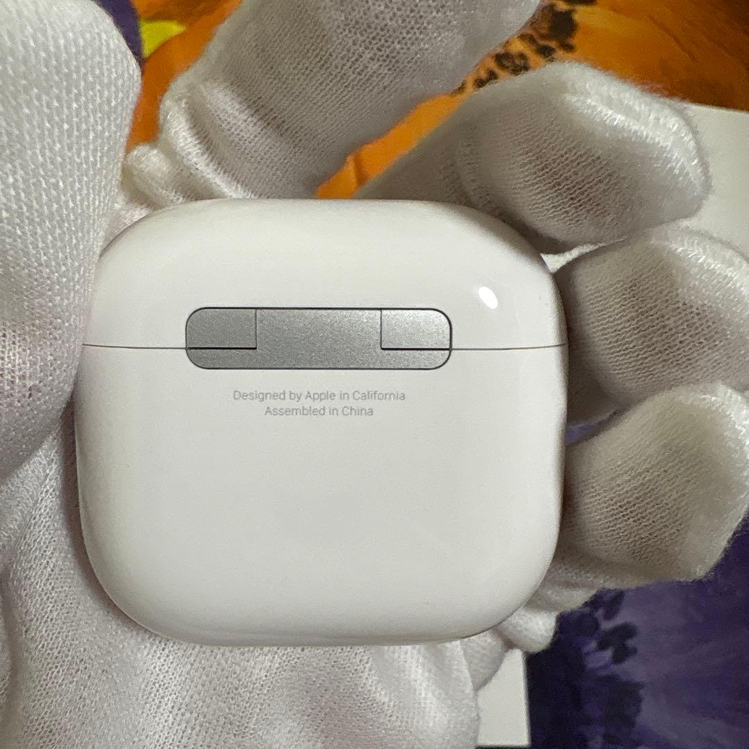 ち*い様 Apple AirPods 4 アクティブノイズキャンセリング搭載　保