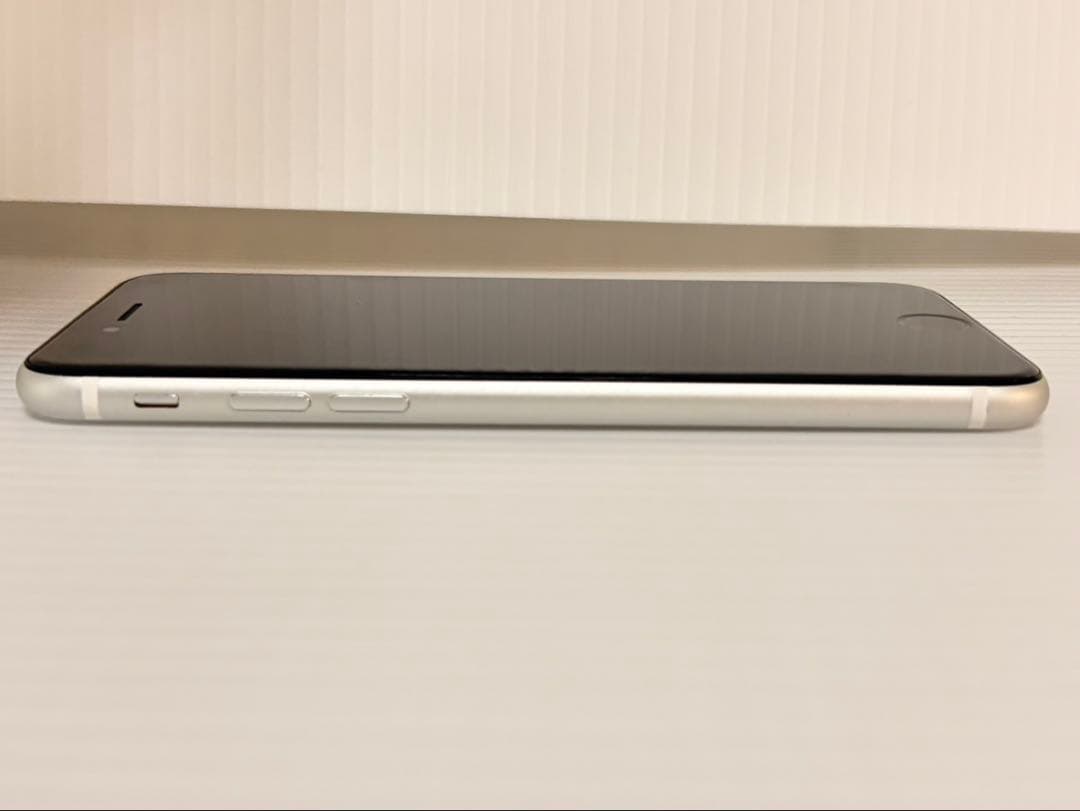 iPhone SE2 ホワイト64GB SIMフリー 美品