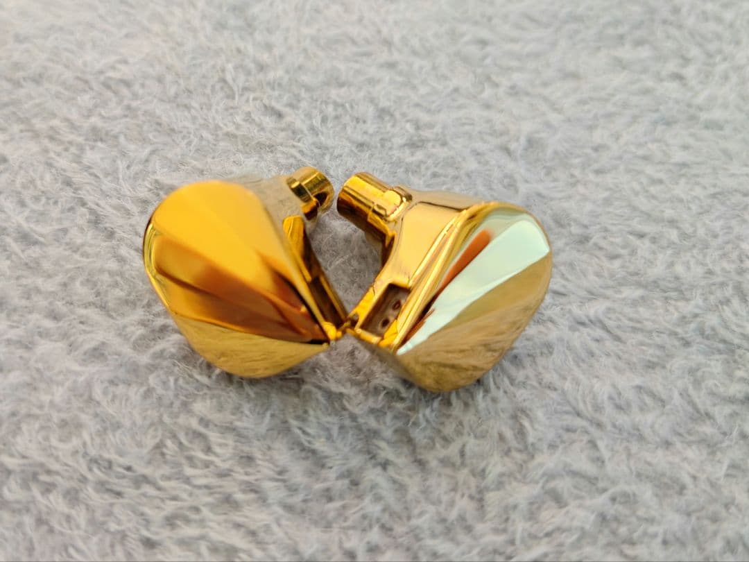 水月雨(MOONDROP) Illumination 光 / 秋月4.4mm