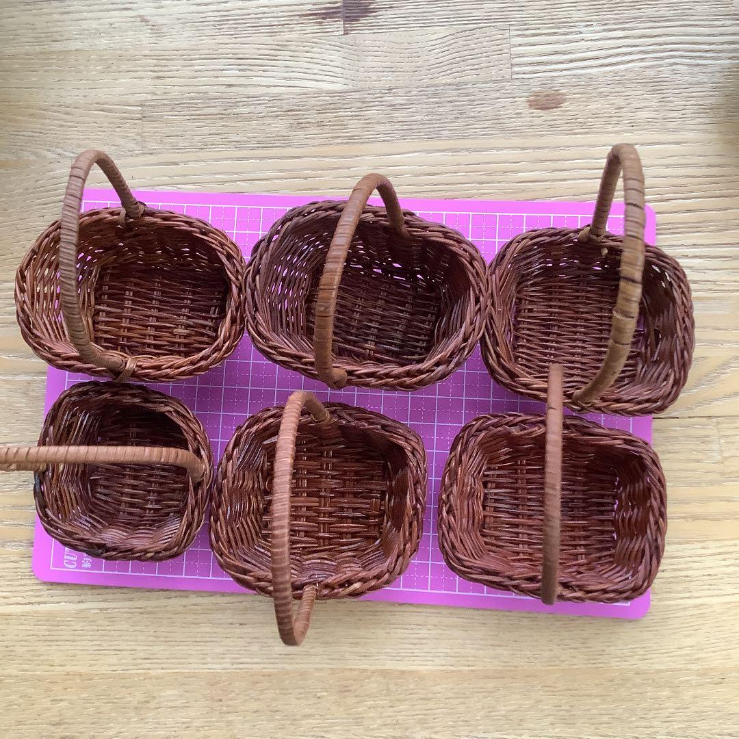 ミニチュア　籐籠　かご　丸形　四角形　楕円形　23個＋オマケ