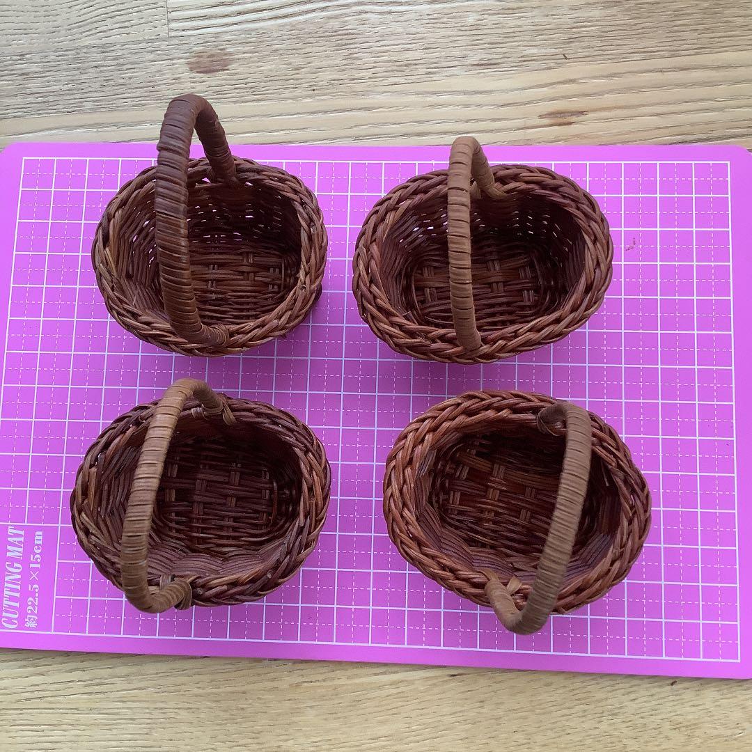 ミニチュア　籐籠　かご　丸形　四角形　楕円形　23個＋オマケ