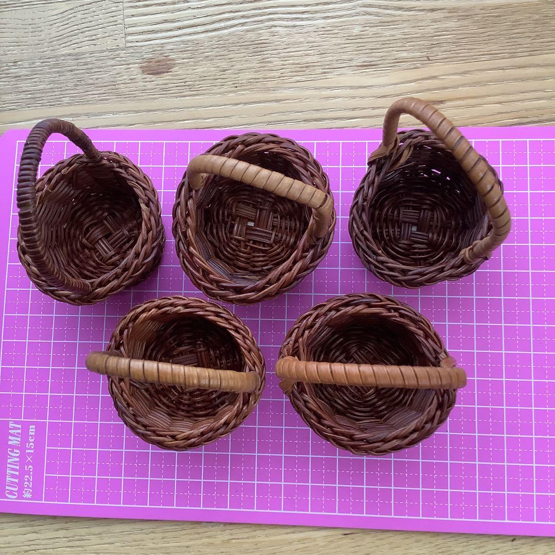 ミニチュア　籐籠　かご　丸形　四角形　楕円形　23個＋オマケ