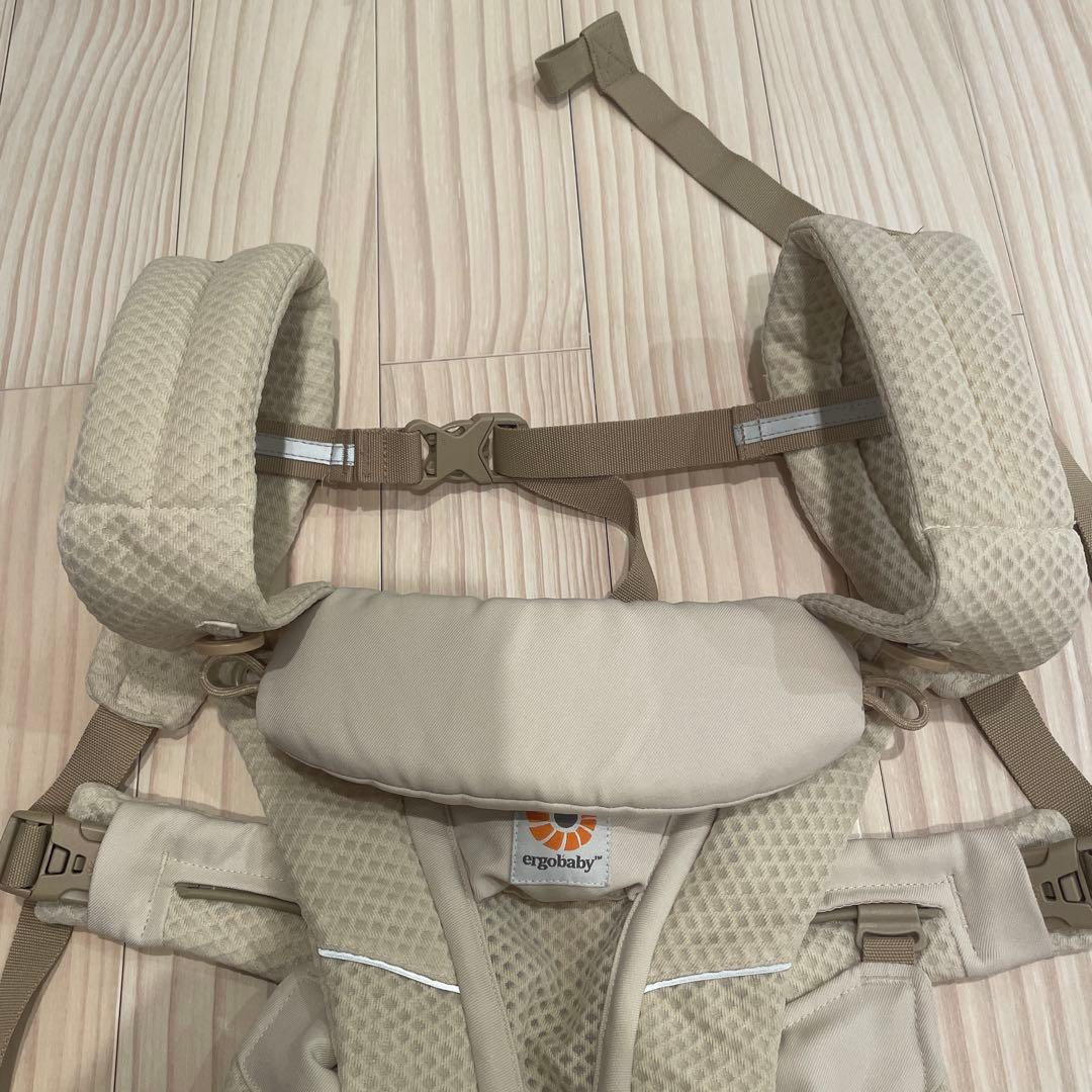 ぐ*み様 ergobaby 抱っこ紐　おまけ付き　エルゴオムニブリーズ　ナチュラ