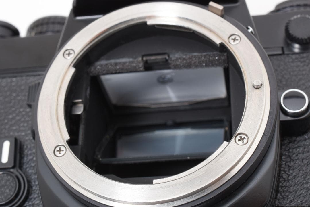 ★各部モルト張り替え済・美品★ ニコン Nikon FE ボディ #20557