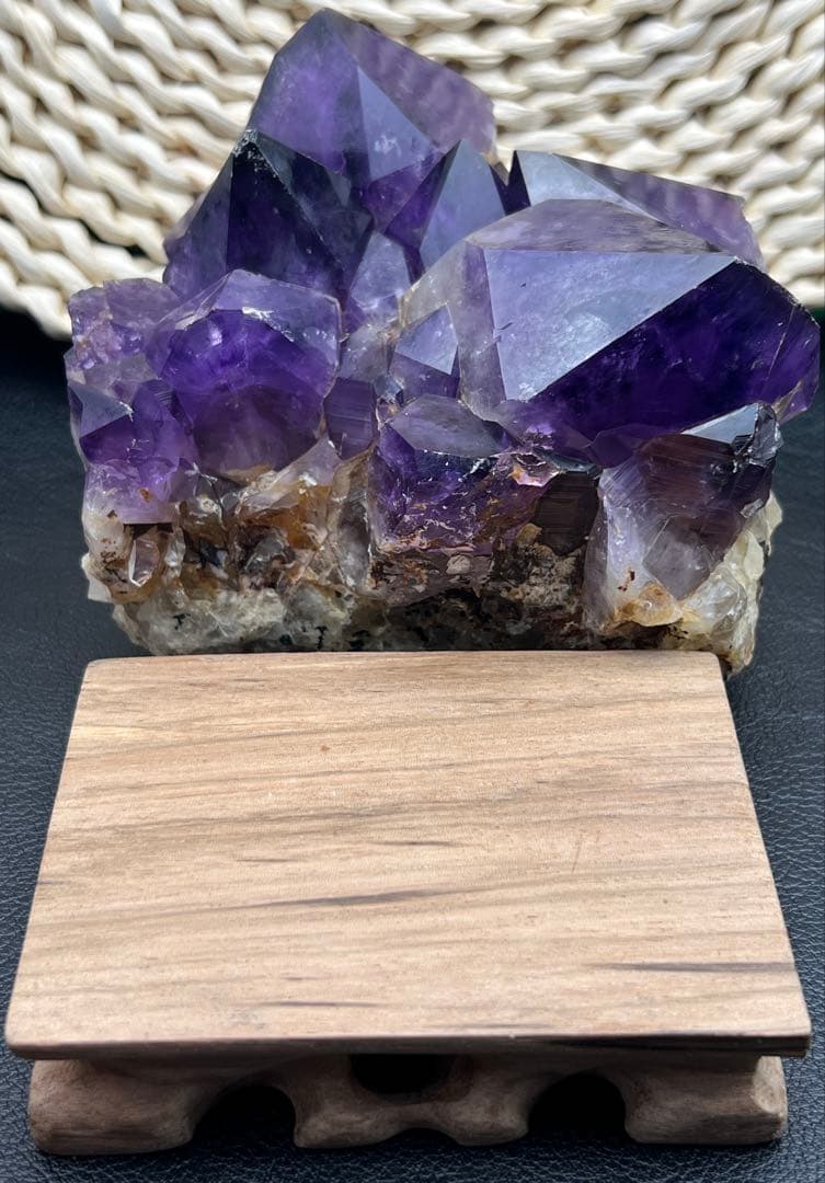 レア★コンゴ産アメジストクラスター　木台付き　大結晶 パワーストーン　浄化