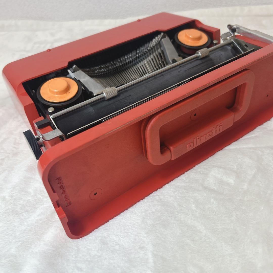 Olivetti Valentine タイプライター　レッド オリベッティ