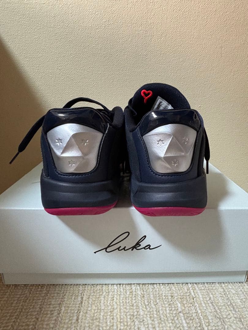 Jordan Luka 4 シューズ 黒/白/ピンク