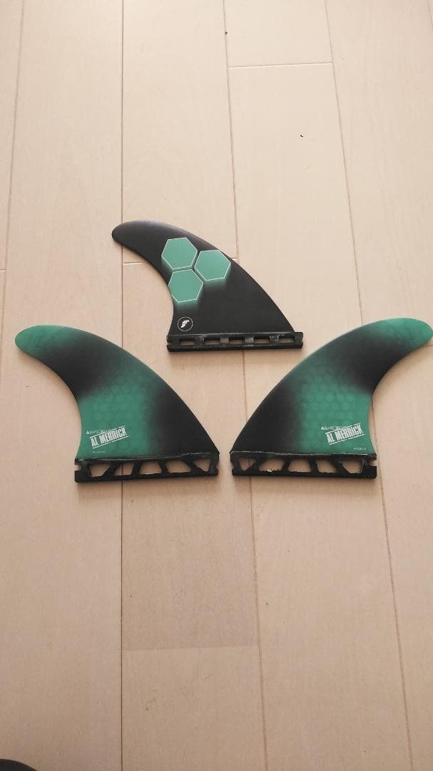 フューチャーフィン futuresアルメリックフィン3枚セット Mサイズ