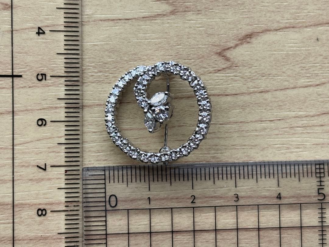 Pt900 ダイヤモンド1.67ctブローチ