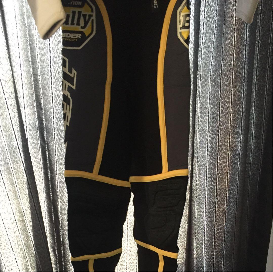 ウエットスーツ