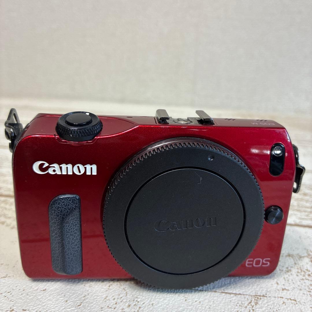 Canon EOS ミラーレスカメラ レッド 2本レンズ付き