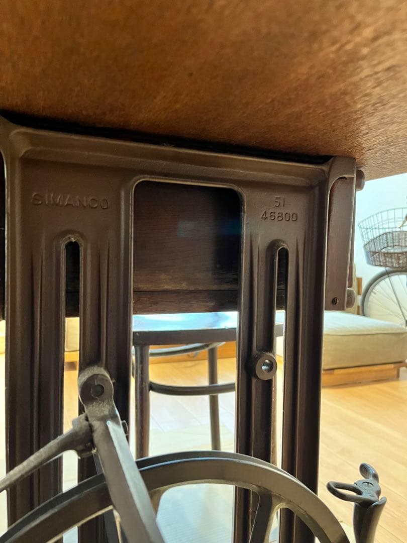 アンティーク　ソーイングマシンテーブル