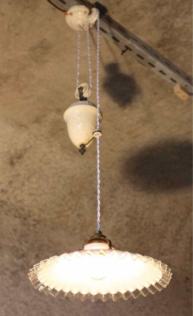 【merci】 2b. フランス　吊り下げ　滑車　ランプ　カフェ　アンティーク