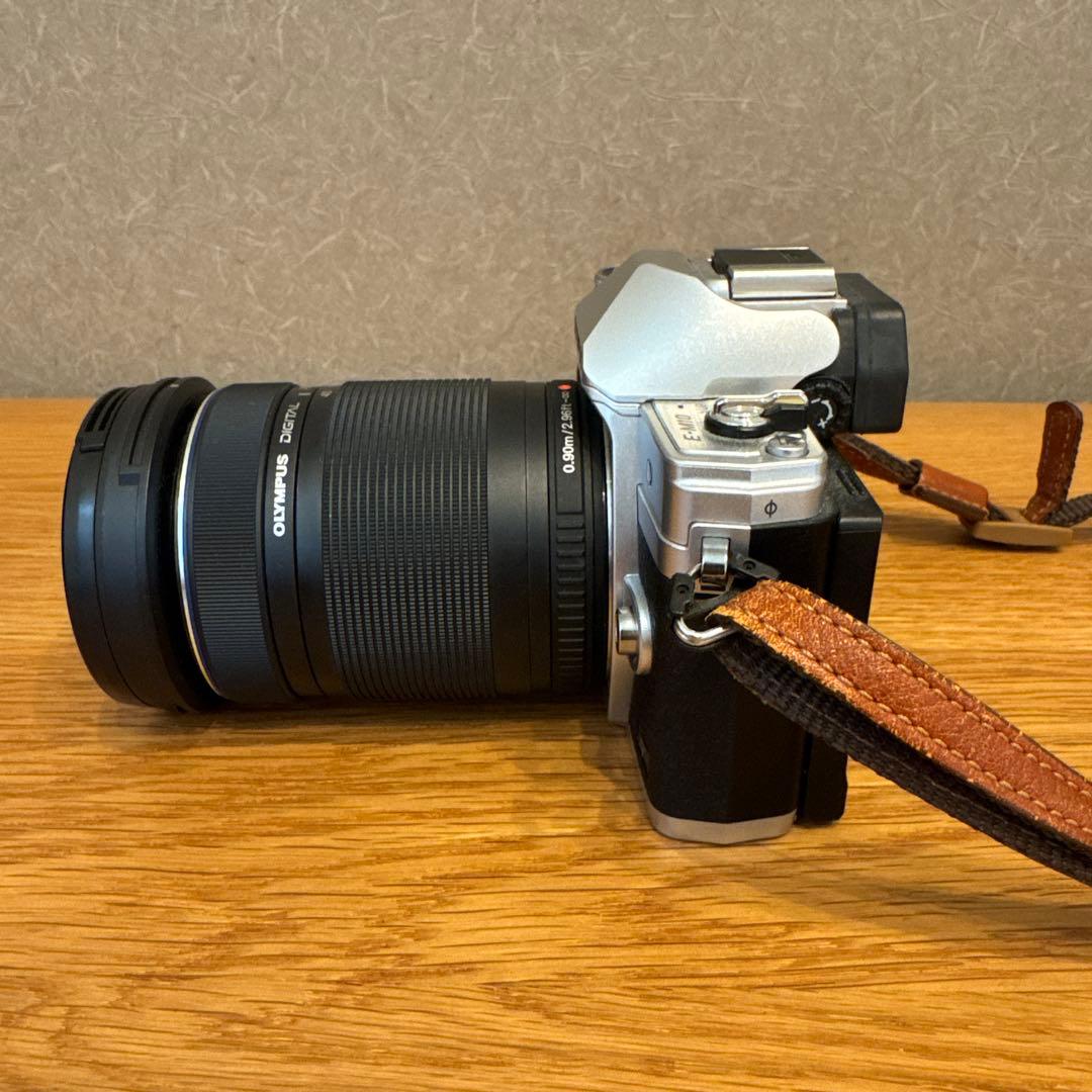 OLYMPUS OM-D ミラーレス一眼 カメラ