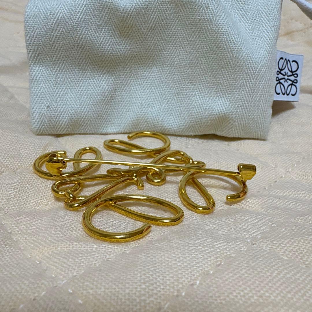 ロエベ　LOEWE アナグラム ロゴ ブローチ