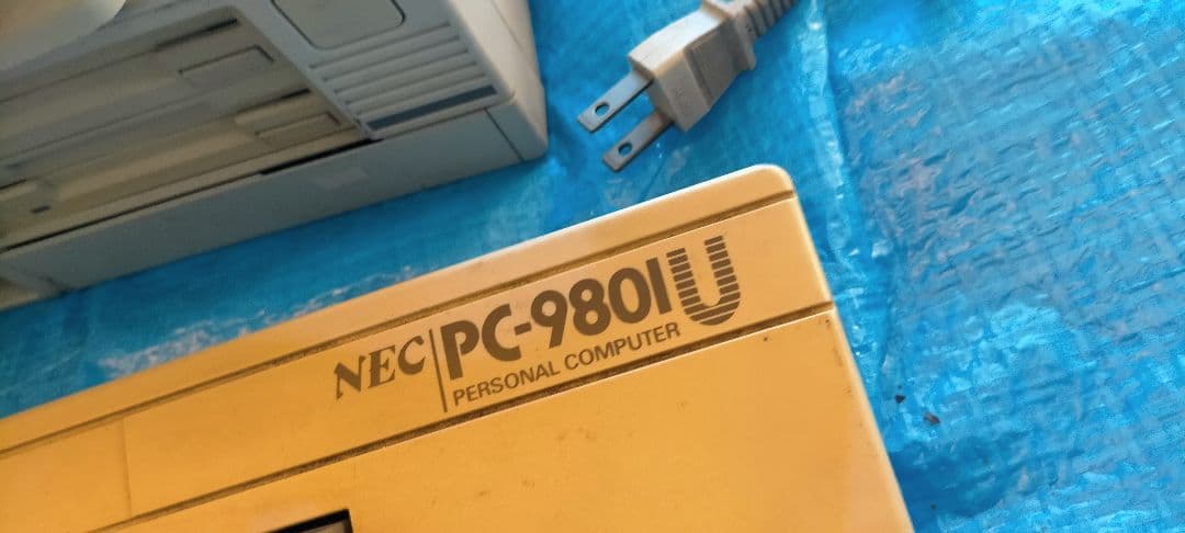 よっしー　NEC PC-9801U デスクトップPC 本体