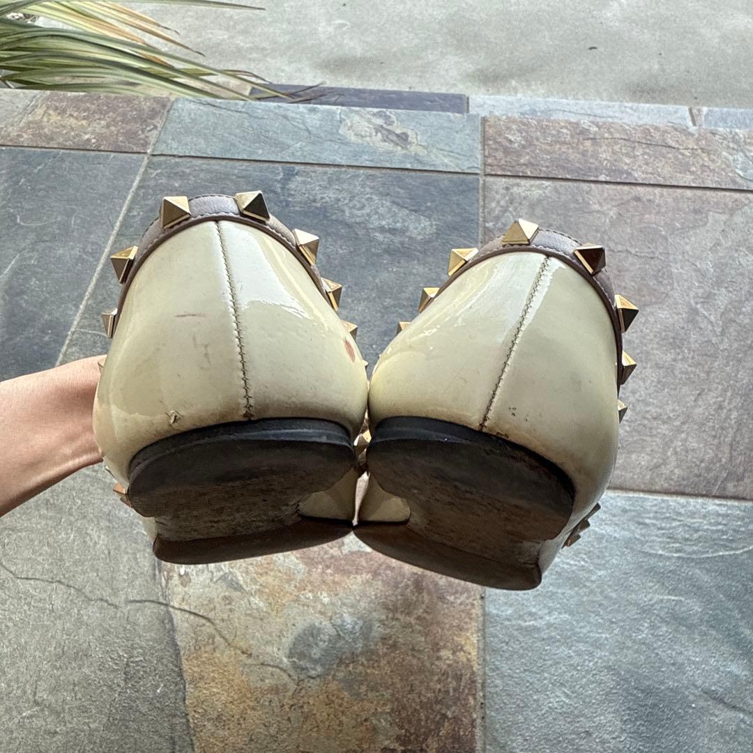 超定番！VALENTINO アイボリースタッズフラットシューズ　38.5