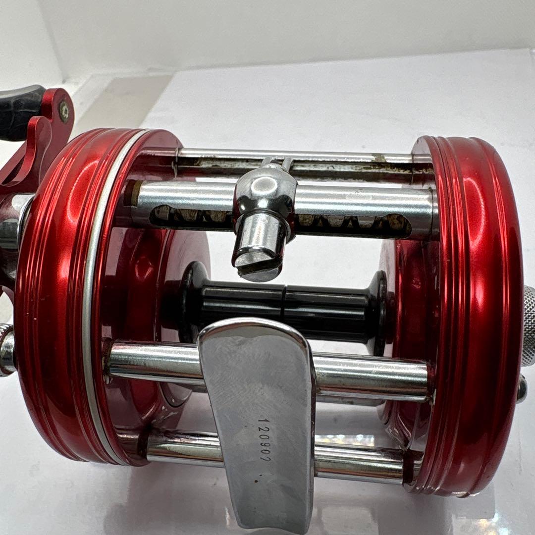 ABU Ambassadeur 6000 ベイトリール 赤